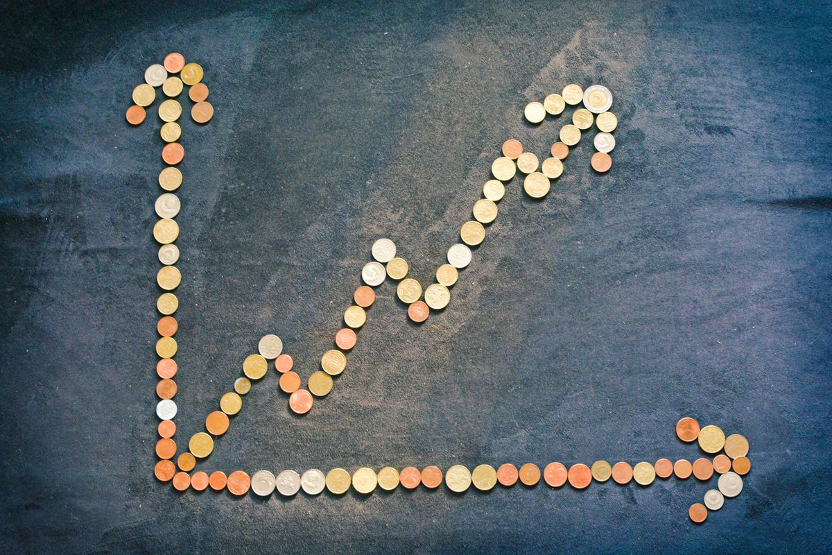 Value-based pricing rewards outcomes — the agency's margin compounds instead of leaking